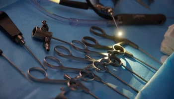 В Склифе рассказали, что врачи доставали из пациентов в 2025 году