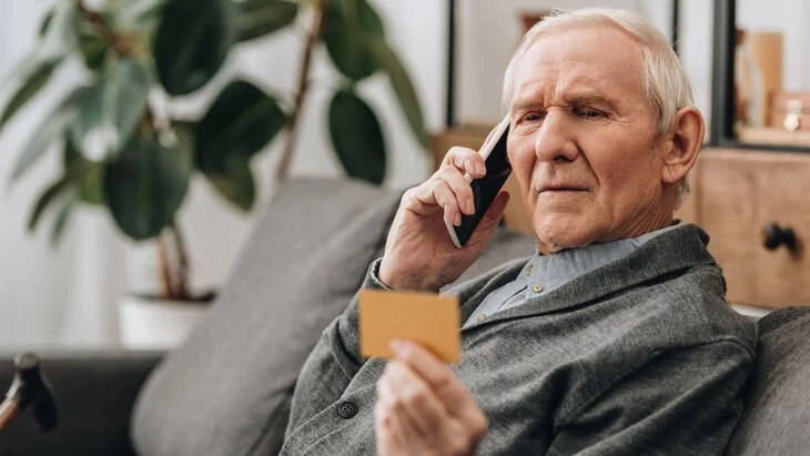 Мошенники похитили у пожилого москвича почти 14 млн рублей Мошенники похитили у пожилого москвича почти 14 млн рублей