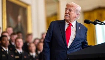 Белый дом объявил о переносе переговоров Трампа и Зеленского