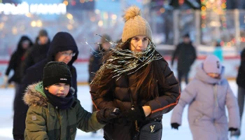 &laquo;Зима в Москве&raquo; приглашает активно провести выходные на катках и в парках