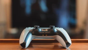 Евросоюз запретил поставки игровых консолей в Россию