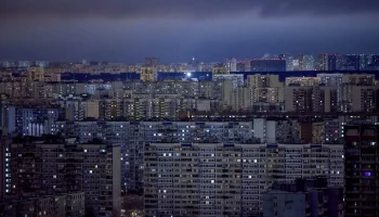 Сильный ветер сохранится в Москве до 03:00 4 апреля