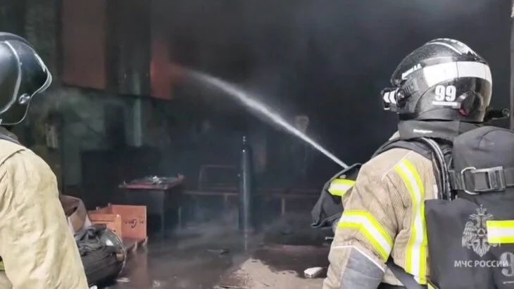 Пожар локализован на 1 600 "квадратах" в Новокуйбышевске Пожар локализован на 1 600 "квадратах" в Новокуйбышевске