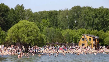 Москвичам рассказали, в каких зонах отдыха столицы можно купаться