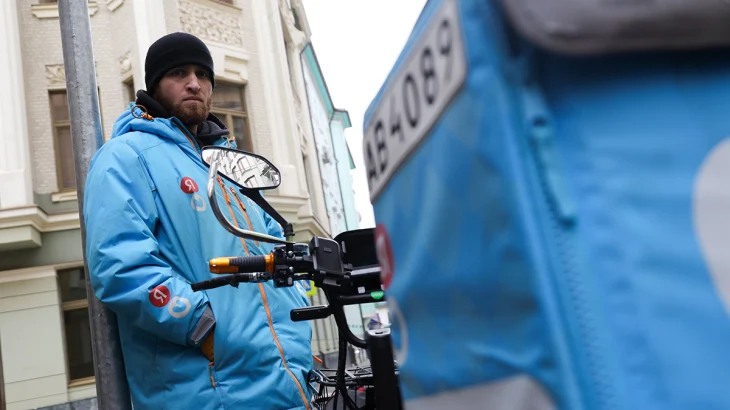 SuperJob: Зарплаты курьеров в Москве превысили доходы специалистов с дипломом