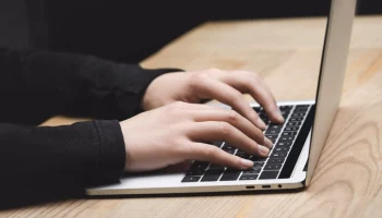 "Коммерсант": Минпромторг предложил исключить из параллельного импорта ноутбуки HP