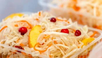 Участница московских ярмарок помогает военнослужащим с первых дней СВО