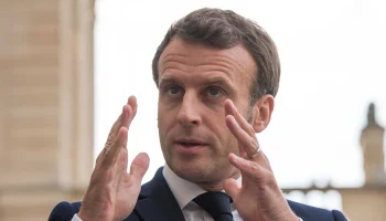 Макрон отложил визит на Украину по соображениям безопасности