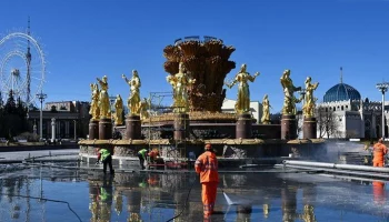 На ВДНХ начали готовить фонтаны к открытию