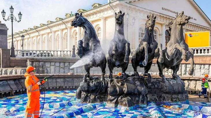 Фонтанный комплекс на Манежной площади начали готовить к открытию сезона Фонтанный комплекс на Манежной площади начали готовить к открытию сезона