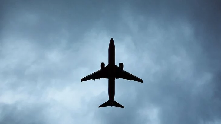 Еще один Superjet "Азимута" с неисправностью приземлился в Красноярске Еще один Superjet "Азимута" с неисправностью приземлился в Красноярске