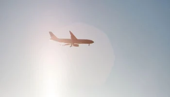 Самолет узбекистанской компании вынужденно сел в Туркмении из-за утечки масла в двигателе