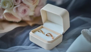 Столичные загсы открыли прием заявок на заключение брака в День России