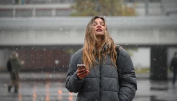 Москвичей предупредили о резком похолодании и гололедице в ночь на 24 ноября