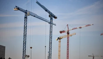 Жилье, школы и детсады построят в Москве по принятым 24 проектам КРТ