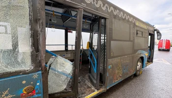 Восемь человек пострадали в результате ДТП автобуса с грузовиком в Москве