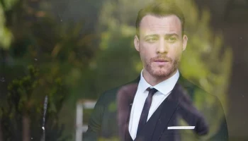 Турецкий актер Керем Бюрсин снимется в ремейке "Холопа"