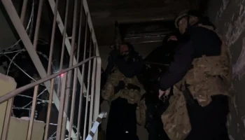 Полиция устанавливает мотивы стрелявшего с крыши в Мурманске