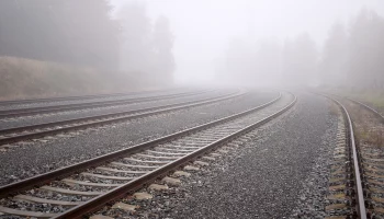 Стала известна предварительная причина схода с рельсов поезда в Коми