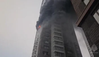 Около 20 человек эвакуировали из горящей многоэтажки на востоке Москвы