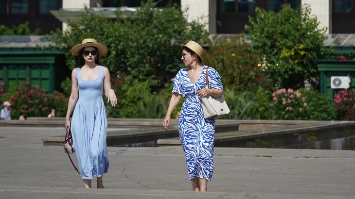 Москвичам посоветовали пить больше воды из-за сильной жары до 31 августа Москвичам посоветовали пить больше воды из-за сильной жары до 31 августа