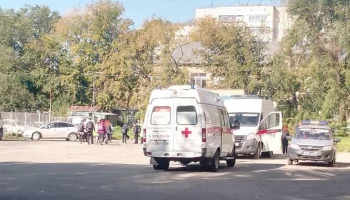 Школьник напал на учеников и учителей в школе Челябинска