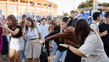 Чемпионат по игре "Камень, ножницы, бумага" пройдет летом в Москве