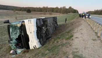 Экскурсионный автобус опрокинулся во Владимирской области