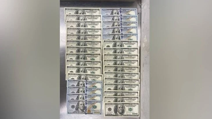 Гражданин Украины задержан в Шереметьево за вывоз 70 тыс долларов из Катара в РФ Гражданин Украины задержан в Шереметьево за вывоз 70 тыс долларов из Катара в РФ