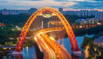 Собянин: Более 26 тысяч приборов наружного освещения установят в этом году