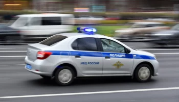 Грузовик опрокинулся на проезжую часть на МСД