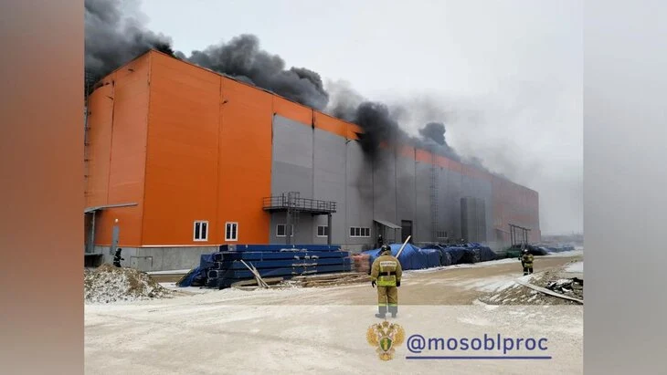 Площадь пожара на складе в подмосковном Клину составила 10 тыс "квадратов" Площадь пожара на складе в подмосковном Клину составила 10 тыс "квадратов"