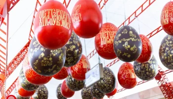 Свод станции метро &laquo;Трубная&raquo; впервые задекорировали к Пасхе