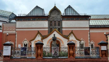 Третьяковская галерея прокомментировала сообщения о повреждении экспонатов