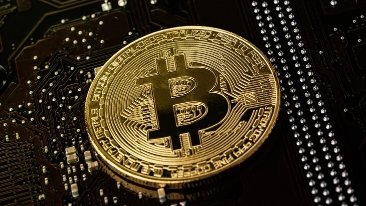 Экономист Бархота: легализация майнинга в РФ не повлияет на стоимость биткоина