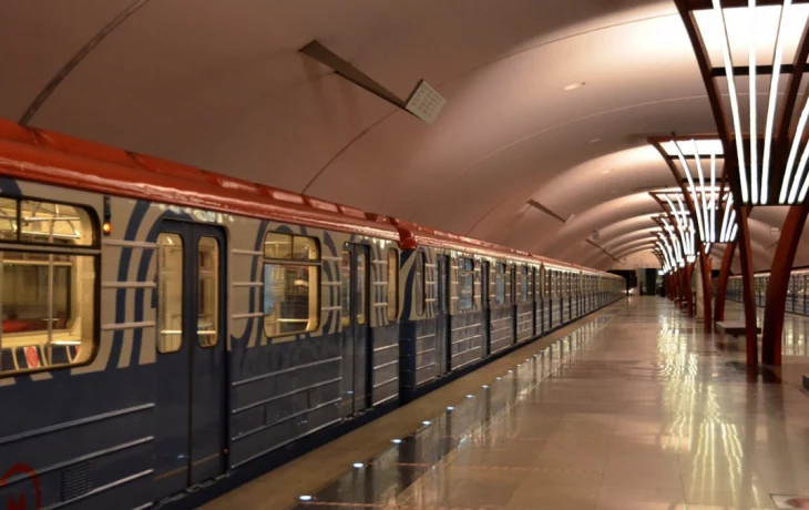 Человек упал на пути на Сокольнической линии метро