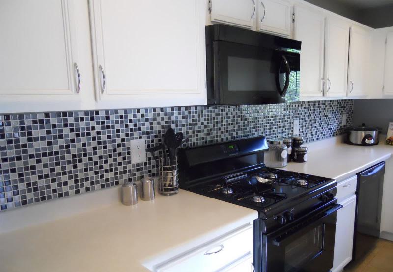 Дизайн фартука для кухни из плитки 3