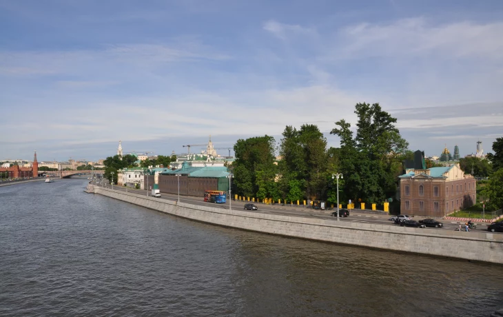 Софийская набережная 3