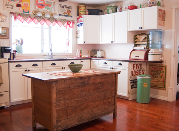 Кухонный гарнитур (ретро) &ndash; 1