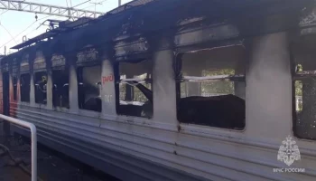 ТАСС: замыкание могло стать причиной возгорания электрички в Подмосковье