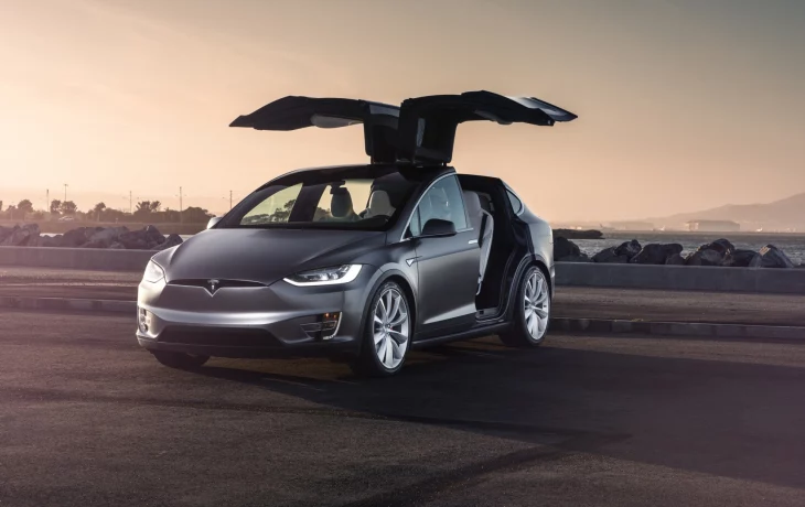 Tesla уже в городе