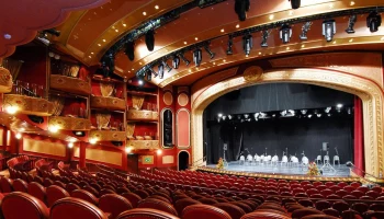 Любимые актеры, классика и новаторство на сцене &laquo;Современника&raquo; этим летом