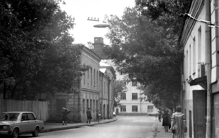 Армянский переулок 1