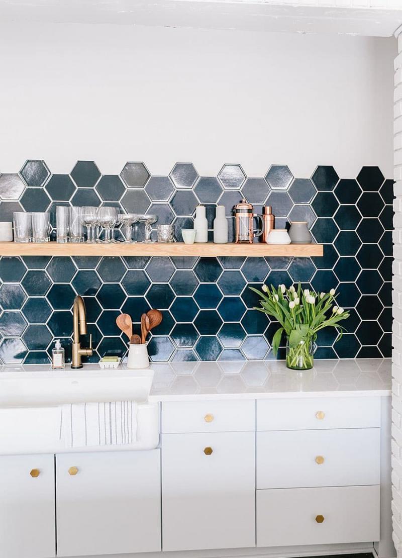 Дизайн фартука для кухни из плитки 4