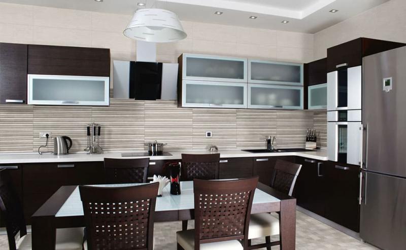 Дизайн фартука для кухни из плитки 8