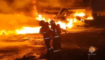 Площадь пожара на складе в Тульской области увеличилась до 2 тыс "квадратов"