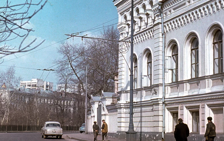 Гоголевский бульвар 6