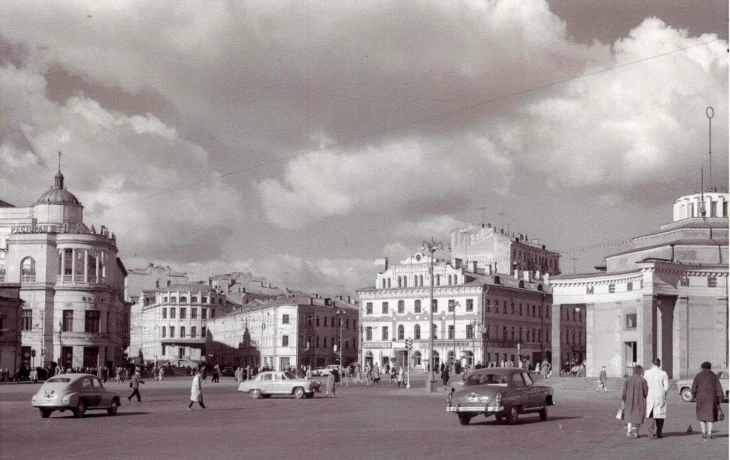 Арбатская площадь 2