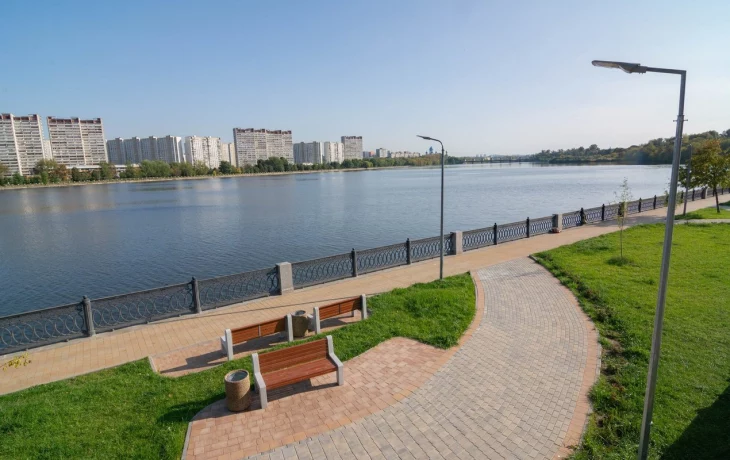 Коломенская набережная