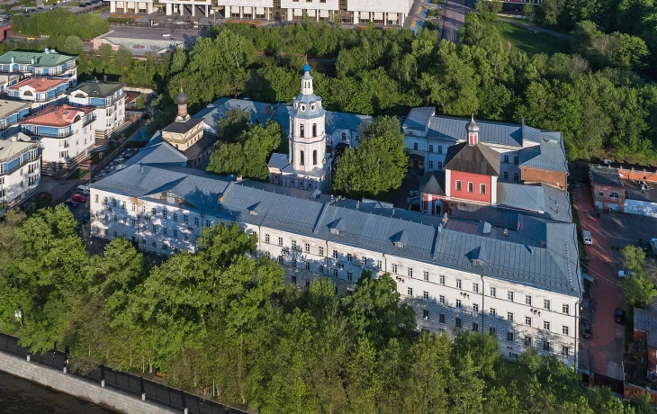 Андреевская набережная 4